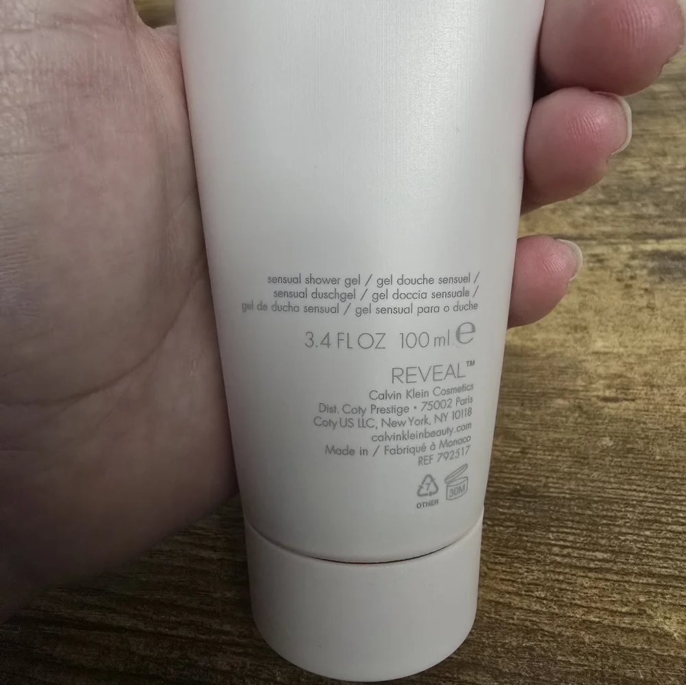 Calvin Klein Reveal Shower Gel 3.4 Oz